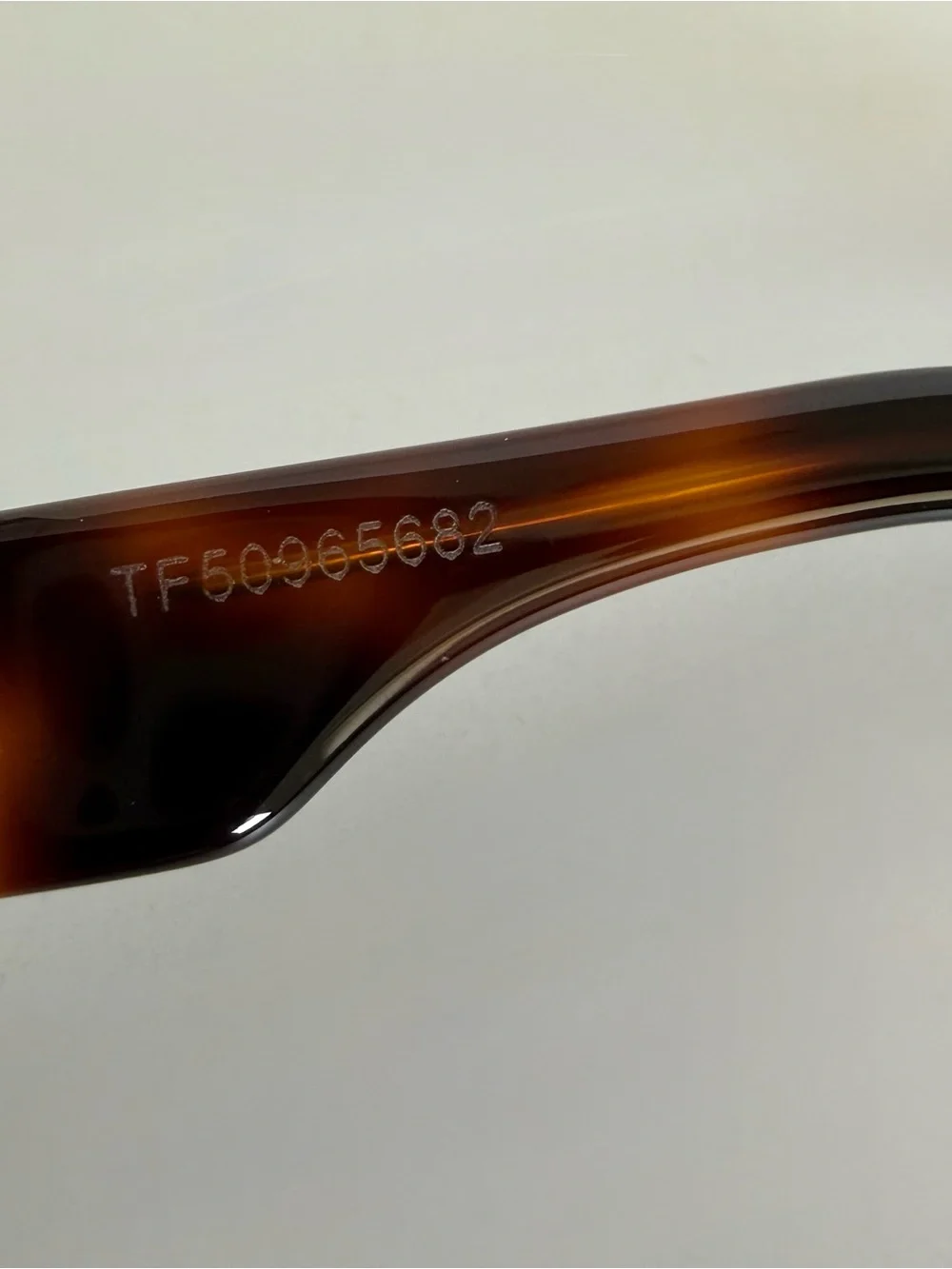 NEW!!! Fendi women oversized sunglasses FE40137I 53E Authentic